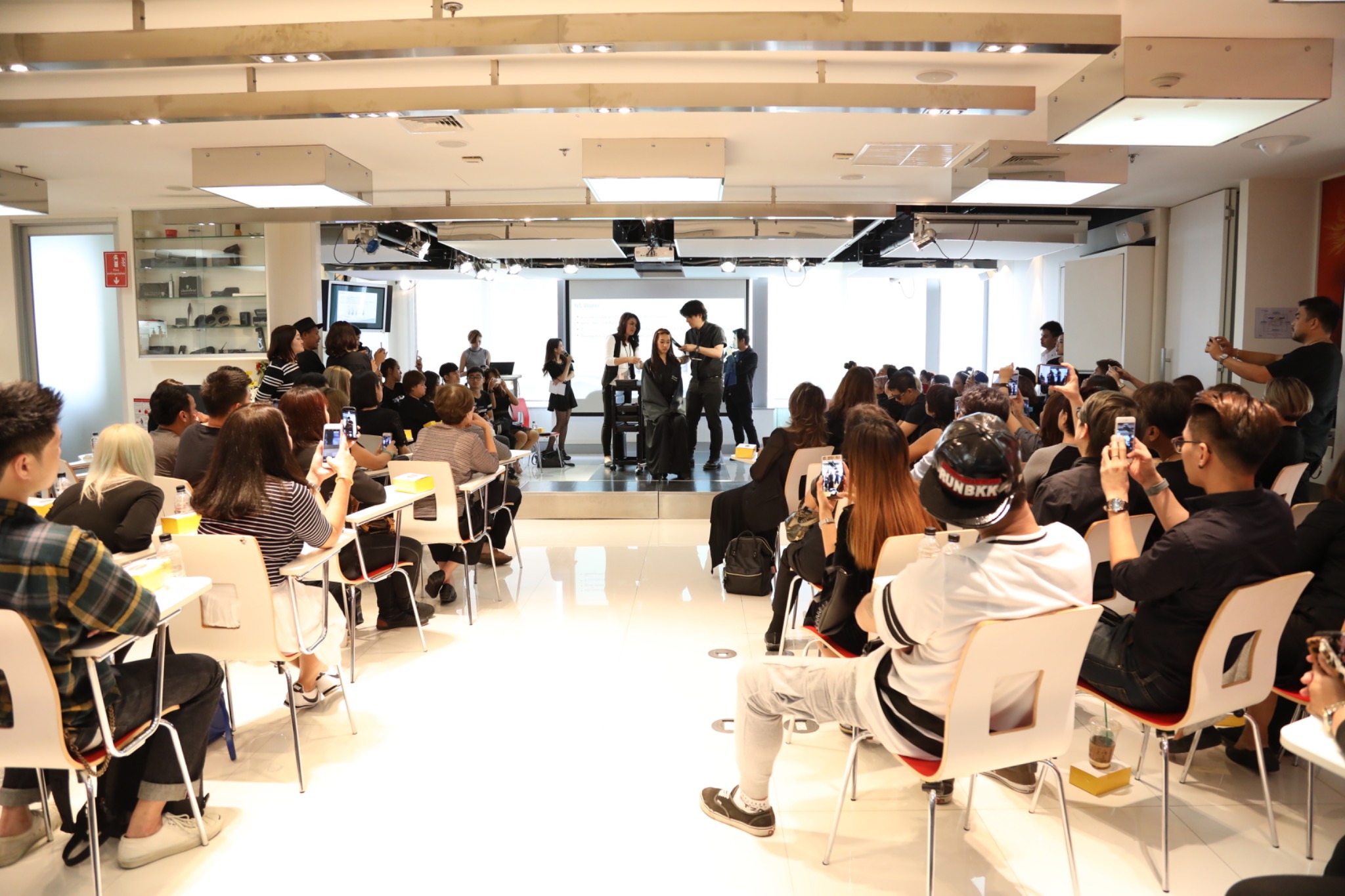 THAILAND hair seminar led by Daisuke